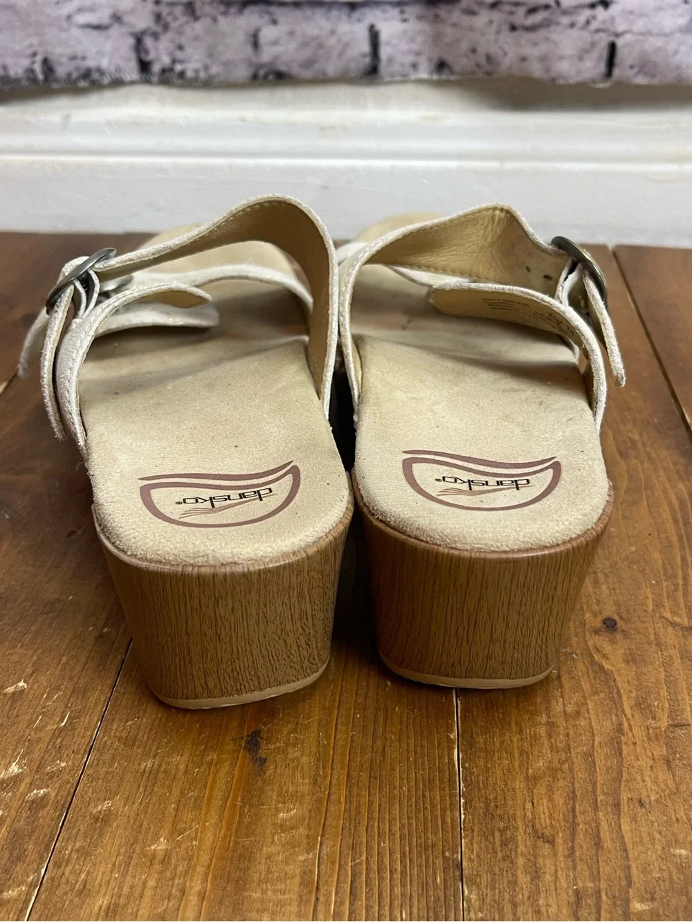 Dansko size 38 Sophie sandals cream with metallic gold burst print - Picture 4 of 9